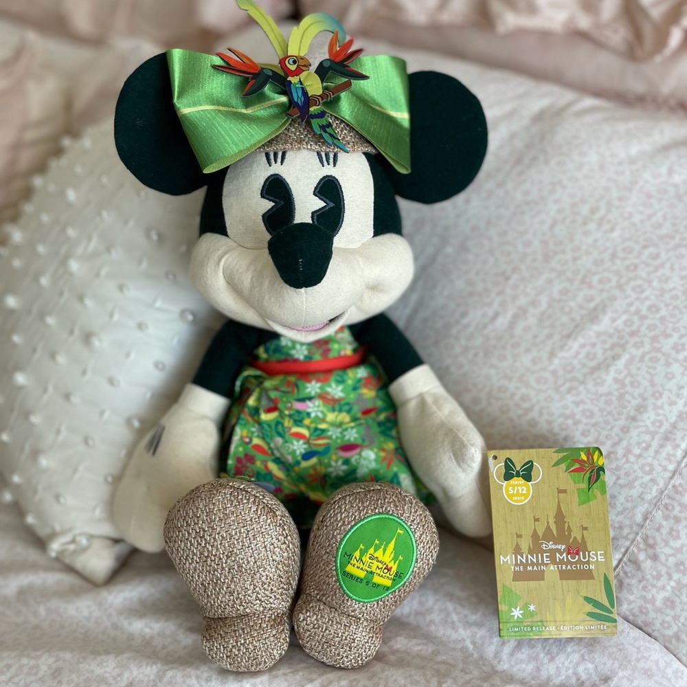 Minnie Main Attraction Enchanted Tiki Plush 🦜🎶✨